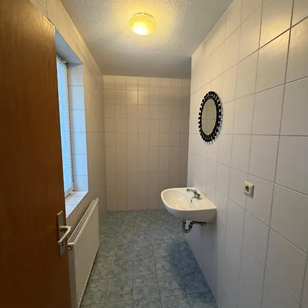 Zimmervermietung Donea - *